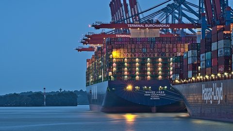 Illustrative photo: port, ship, water